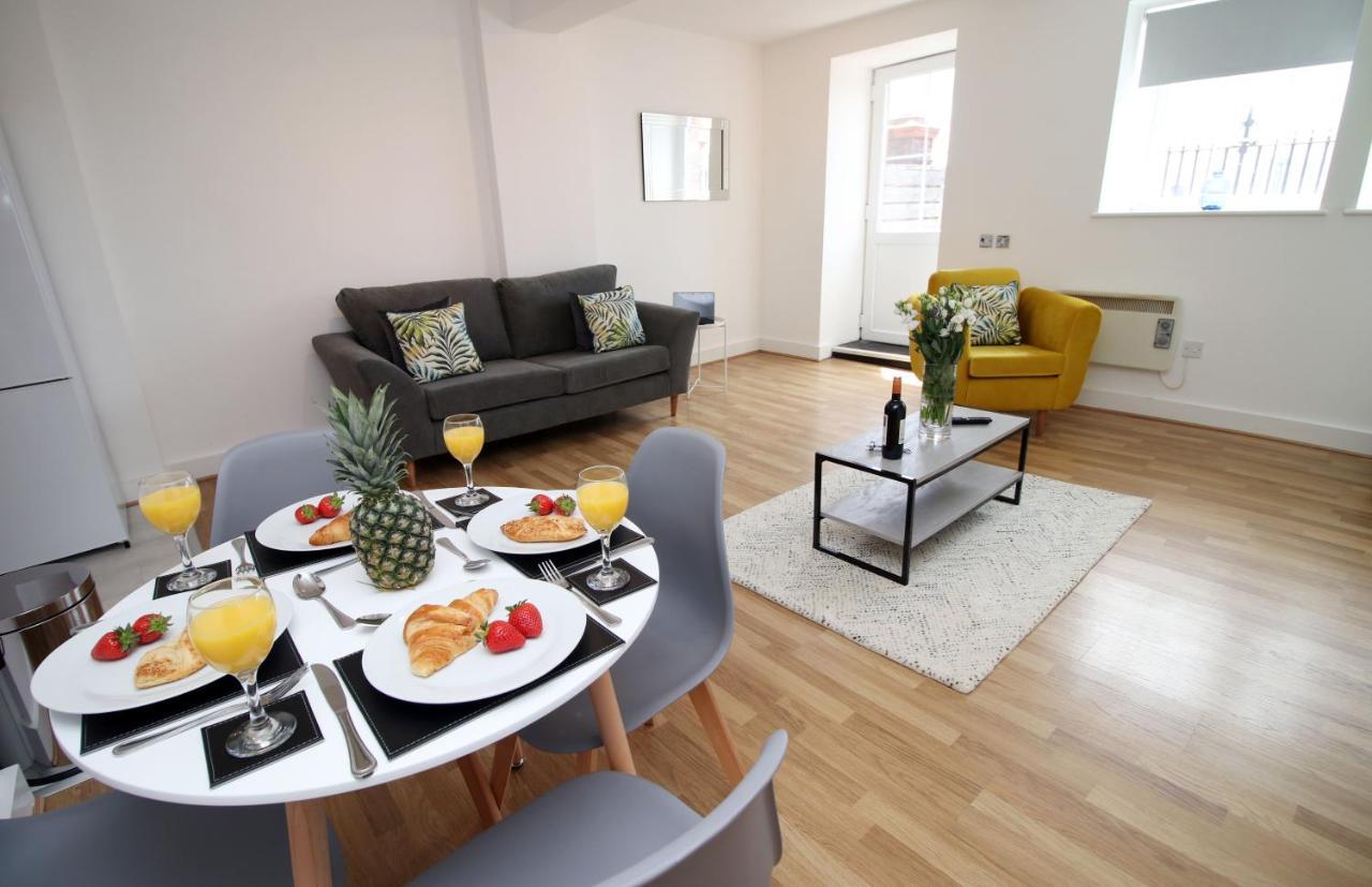 St Thomas Loft Views By Ssw - 2Br, Parking, Sleeps 4, Easy Access To City Centre, Marina, Beach And M4 스완지 외부 사진