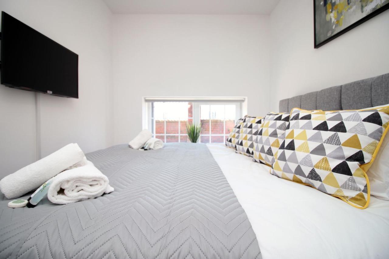 St Thomas Loft Views By Ssw - 2Br, Parking, Sleeps 4, Easy Access To City Centre, Marina, Beach And M4 스완지 외부 사진