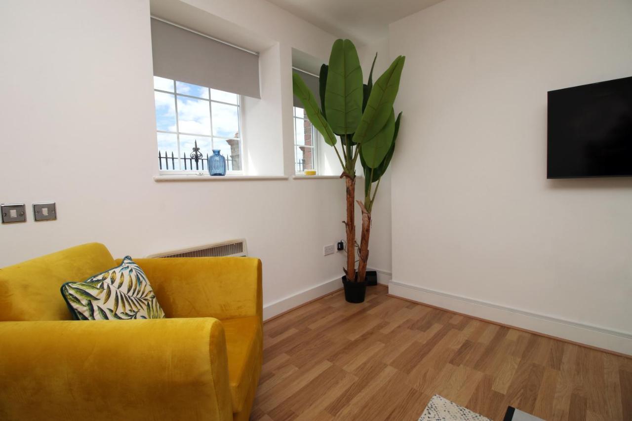 St Thomas Loft Views By Ssw - 2Br, Parking, Sleeps 4, Easy Access To City Centre, Marina, Beach And M4 스완지 외부 사진