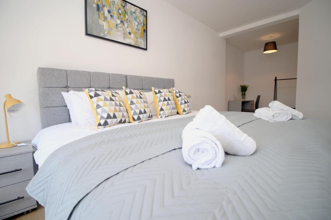 St Thomas Loft Views By Ssw - 2Br, Parking, Sleeps 4, Easy Access To City Centre, Marina, Beach And M4 스완지 외부 사진