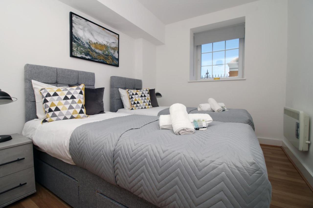 St Thomas Loft Views By Ssw - 2Br, Parking, Sleeps 4, Easy Access To City Centre, Marina, Beach And M4 스완지 외부 사진