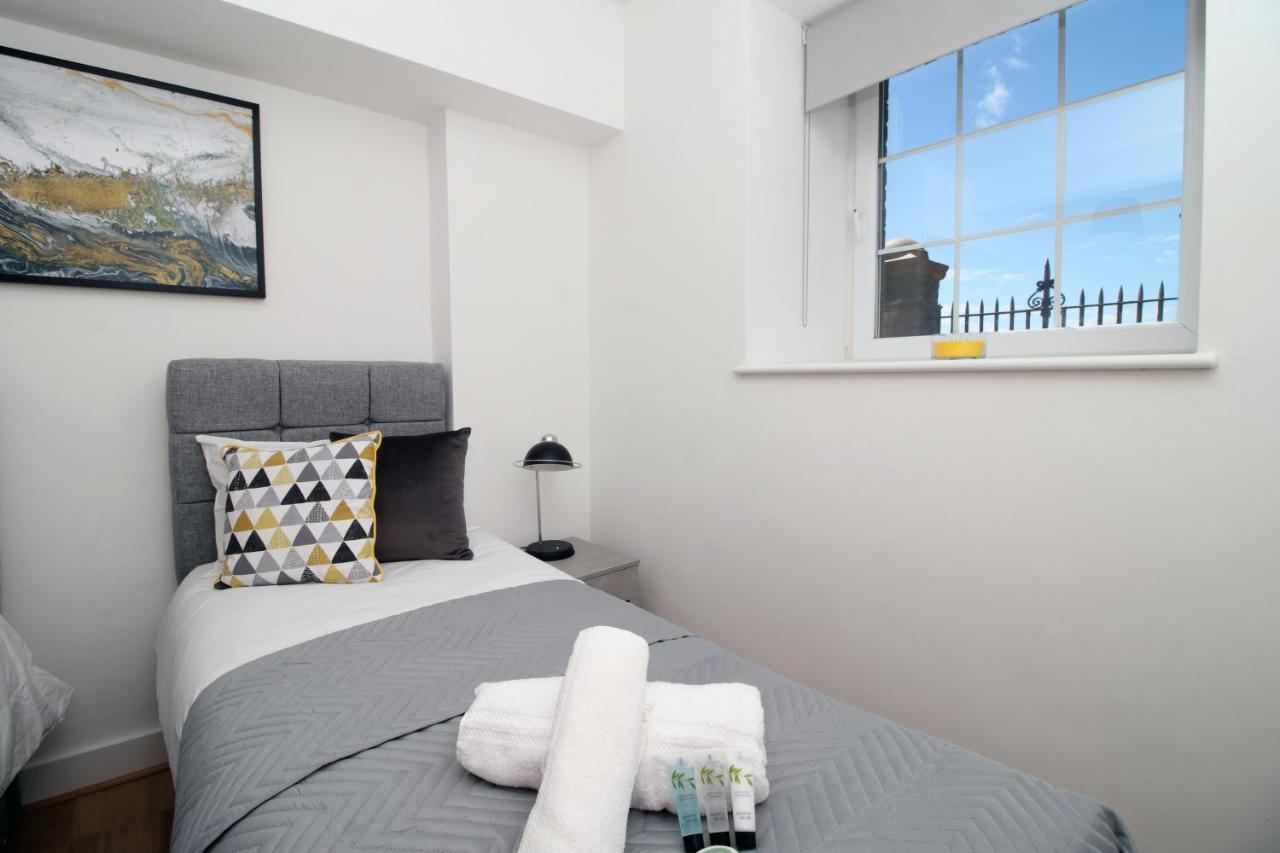 St Thomas Loft Views By Ssw - 2Br, Parking, Sleeps 4, Easy Access To City Centre, Marina, Beach And M4 스완지 외부 사진