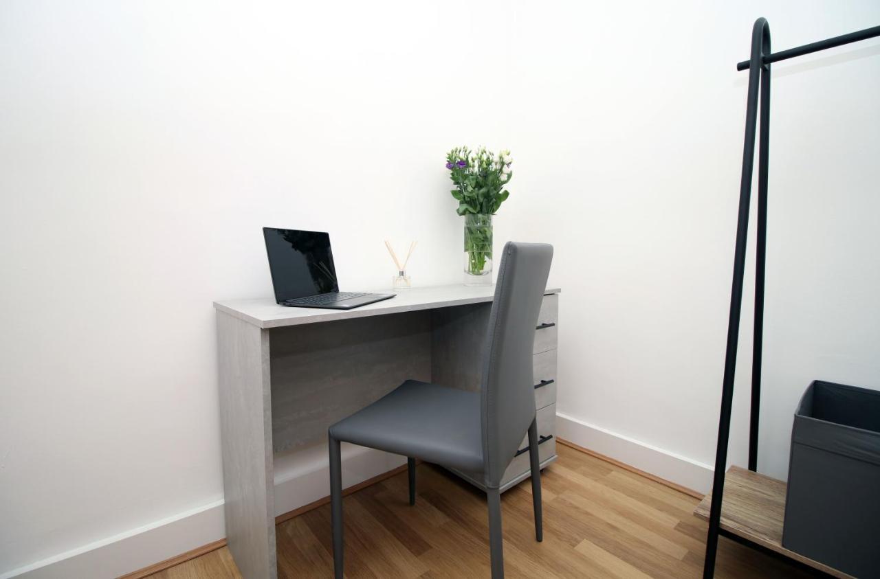 St Thomas Loft Views By Ssw - 2Br, Parking, Sleeps 4, Easy Access To City Centre, Marina, Beach And M4 스완지 외부 사진