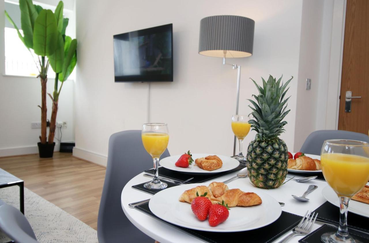 St Thomas Loft Views By Ssw - 2Br, Parking, Sleeps 4, Easy Access To City Centre, Marina, Beach And M4 스완지 외부 사진
