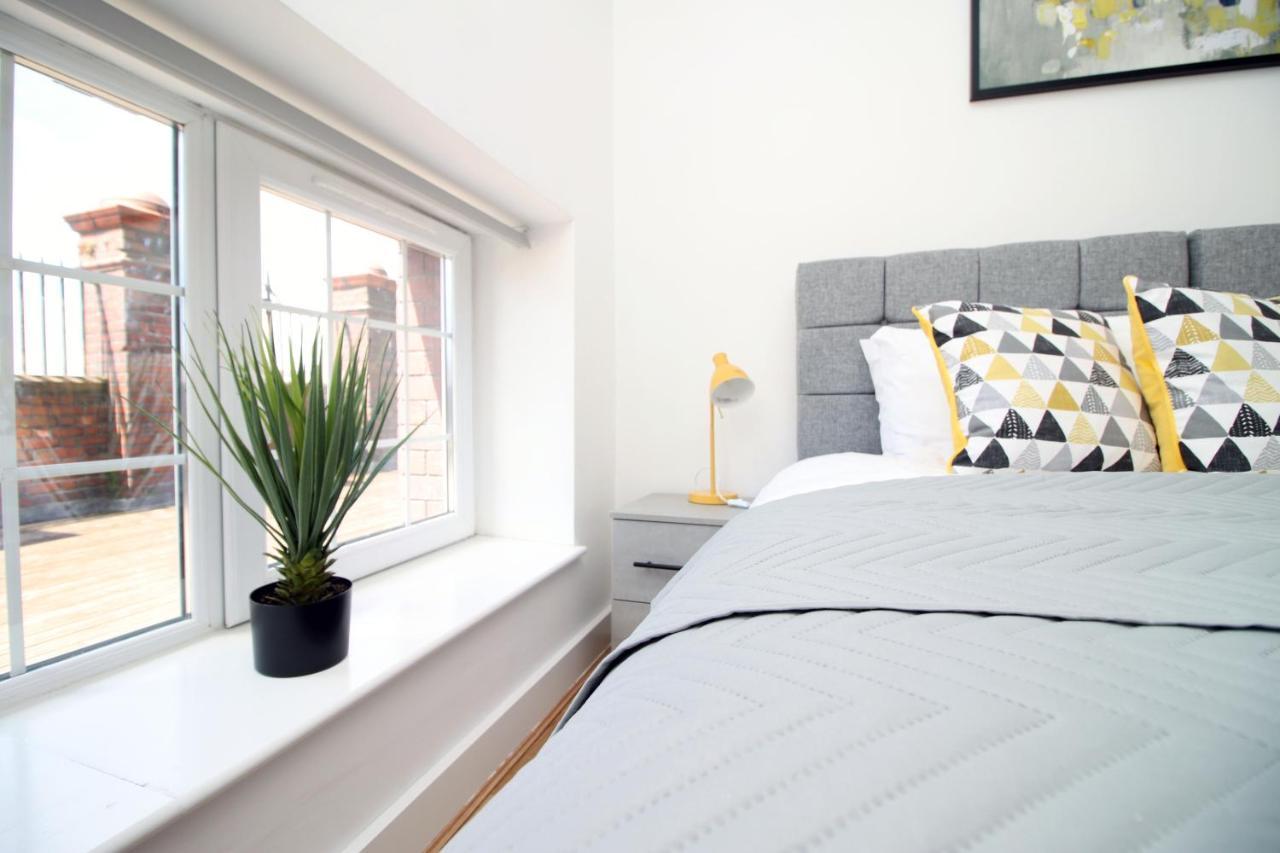 St Thomas Loft Views By Ssw - 2Br, Parking, Sleeps 4, Easy Access To City Centre, Marina, Beach And M4 스완지 외부 사진